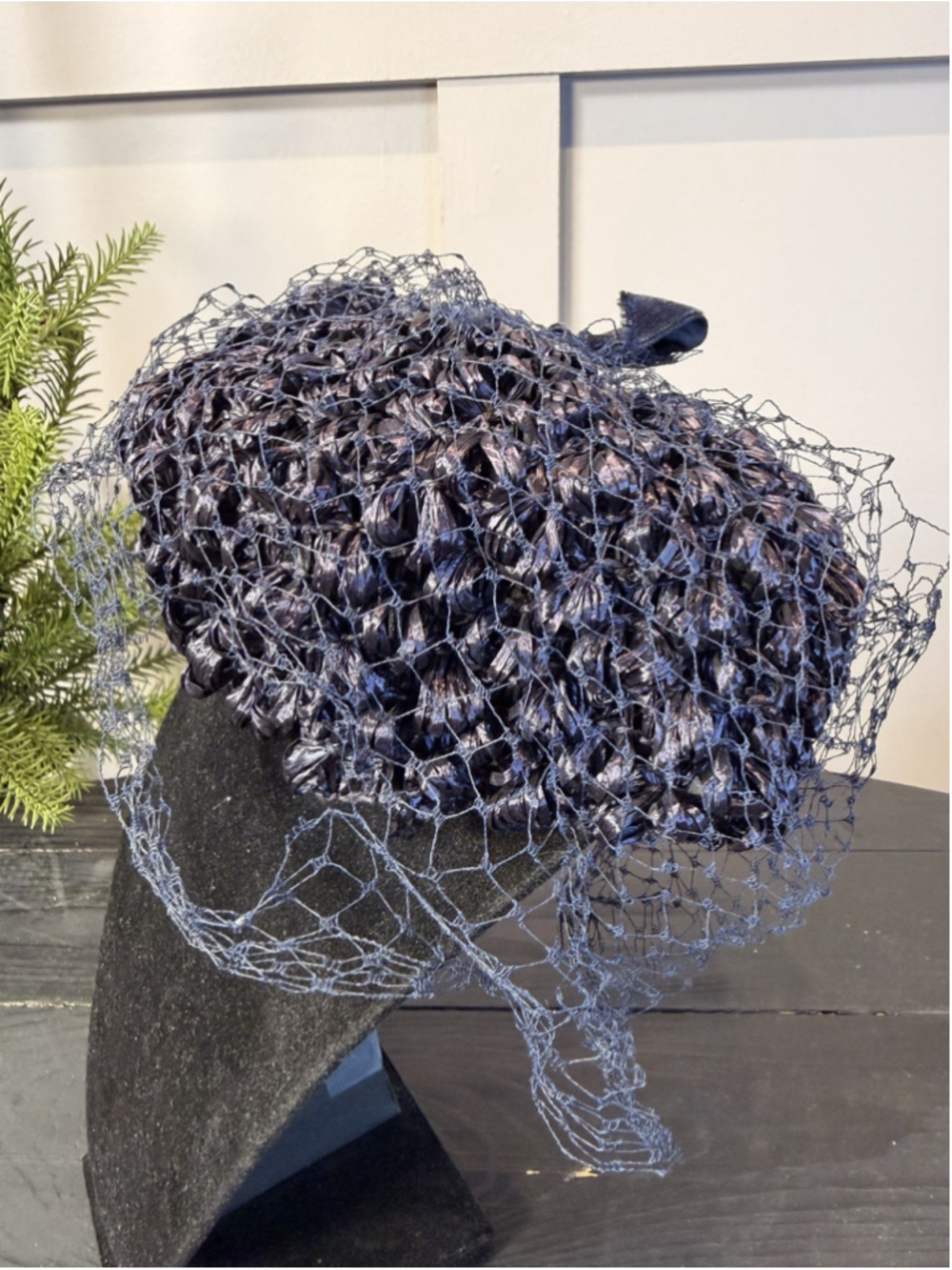 Vintage 50s/60s Purple/Black Crown Hat Pillbox Fascinator Netting Velvet